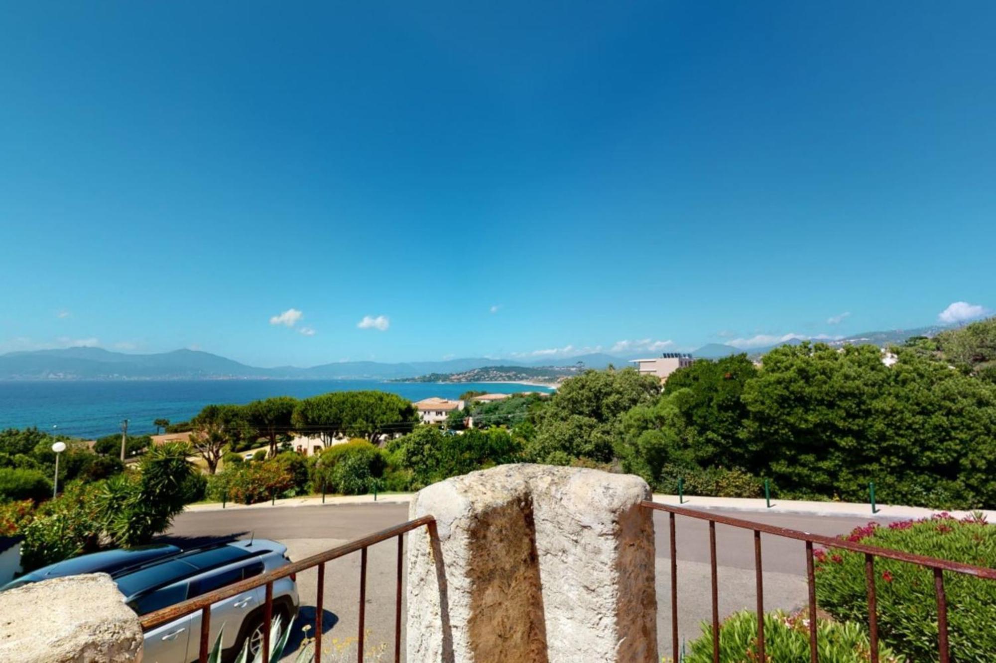 Haut De Villa Vue Mer 3 Pieces Climatise & Wifi 4 A 6 Personnes Pietrosella Exterior photo